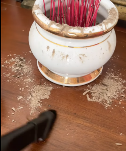 máy hút bụi mini sạc pin