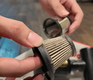 máy hút bụi mini sạc pin